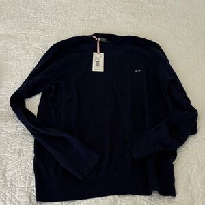 New Vineyard Vines woman’s heritage crewneck sweater